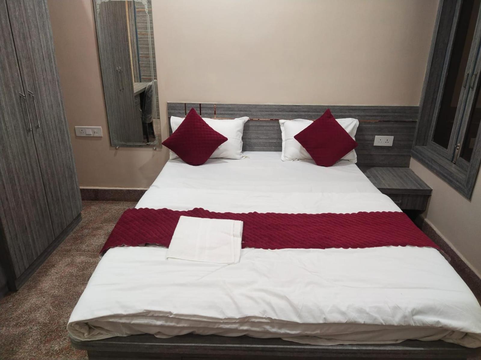 Hotel Utsav Palace Kānpur Exterior foto