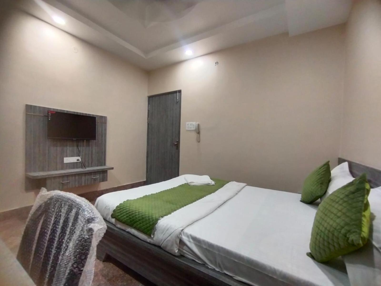 Hotel Utsav Palace Kānpur Exterior foto